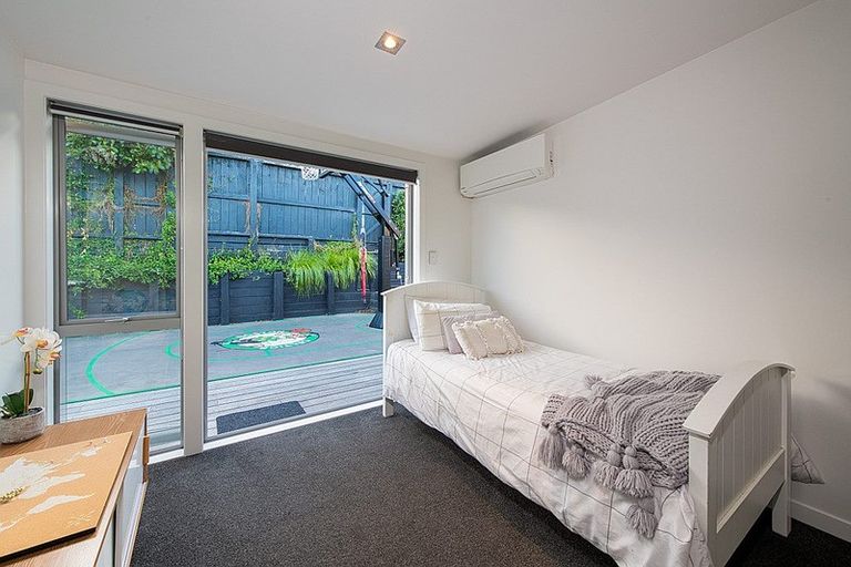 Photo of property in 19a Hyde Road, Rothesay Bay, Auckland, 0630