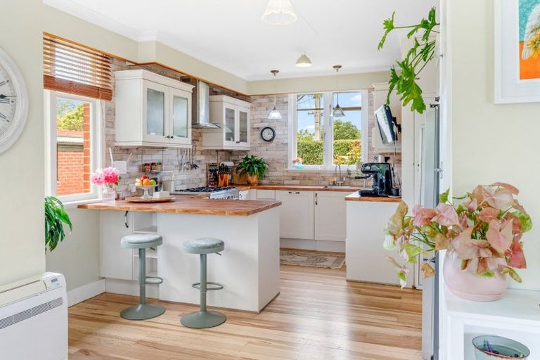 Photo of property in 16 Beaumaris Street, Outram, 9019