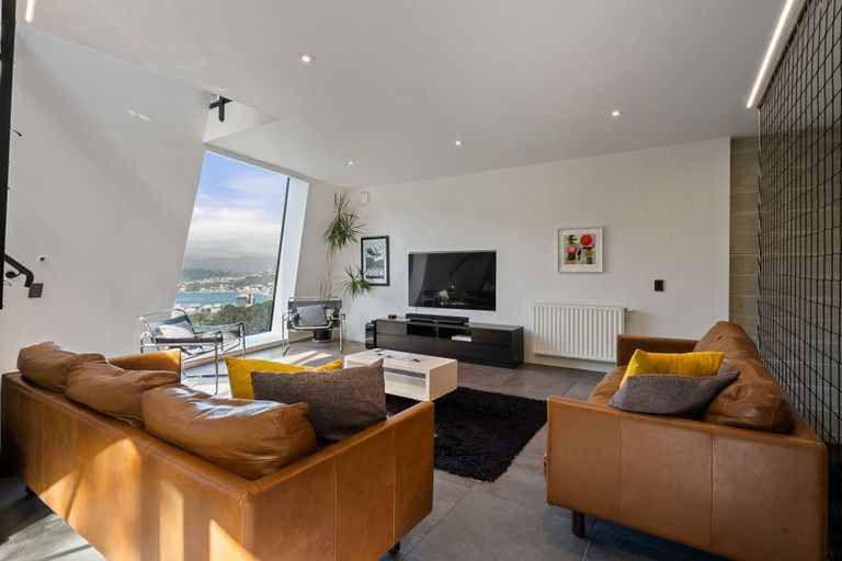 Photo of property in 64a Orangi Kaupapa Road, Northland, Wellington, 6012