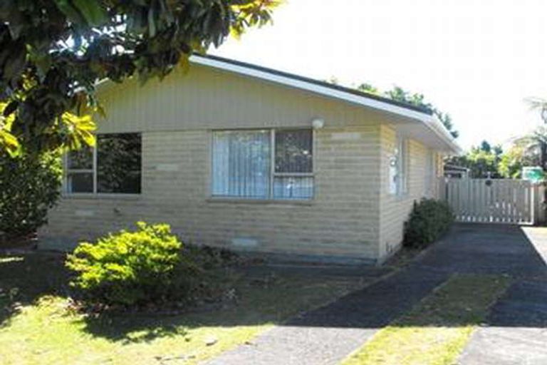 Photo of property in 6 Kanawa Street, Waikanae, 5036