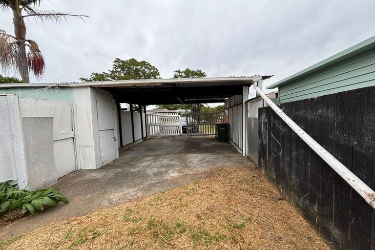 Photo of property in 21b Challen Close, Conifer Grove, Takanini, 2112
