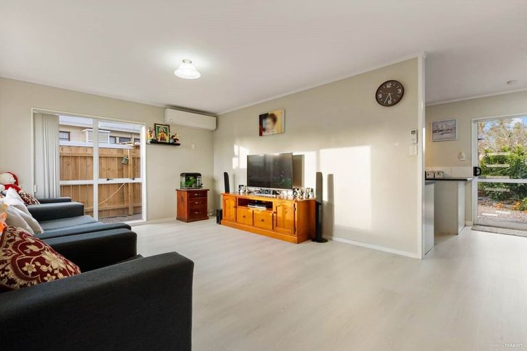 Photo of property in 1/6 Trimdon Street, Randwick Park, Auckland, 2105