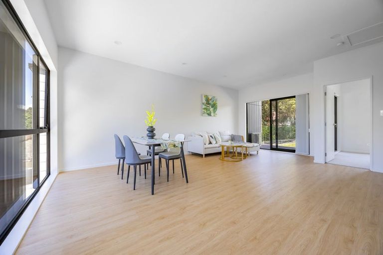 Photo of property in 24d Gladys Avenue, Glenfield, Auckland, 0629
