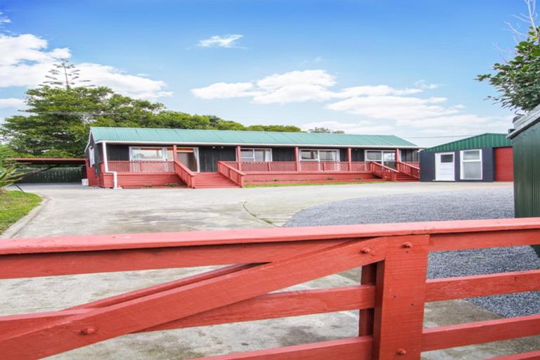 Photo of property in 1/27 Parrs Cross Road, Henderson, Auckland, 0612