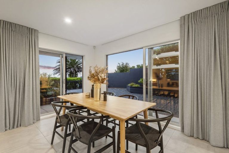 Photo of property in G 01/97 Pupuke Road, Northcote, Auckland, 0627