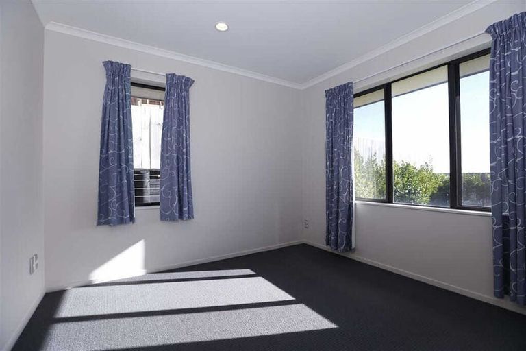 Photo of property in 51 Magellan Rise, Flagstaff, Hamilton, 3210