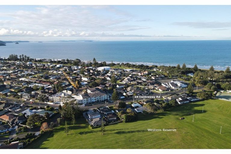 Photo of property in 10 Centreway Road, Orewa, 0931