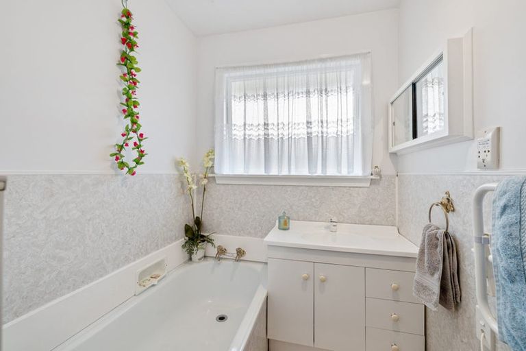 Photo of property in 57 Kent Lodge Avenue, Avonhead, Christchurch, 8042