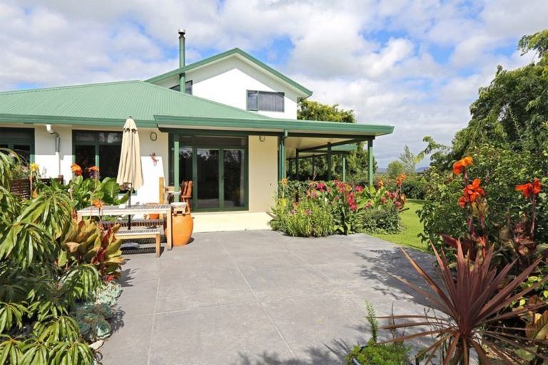 Photo of property in 400 Porangahau Road, Waipukurau, 4282