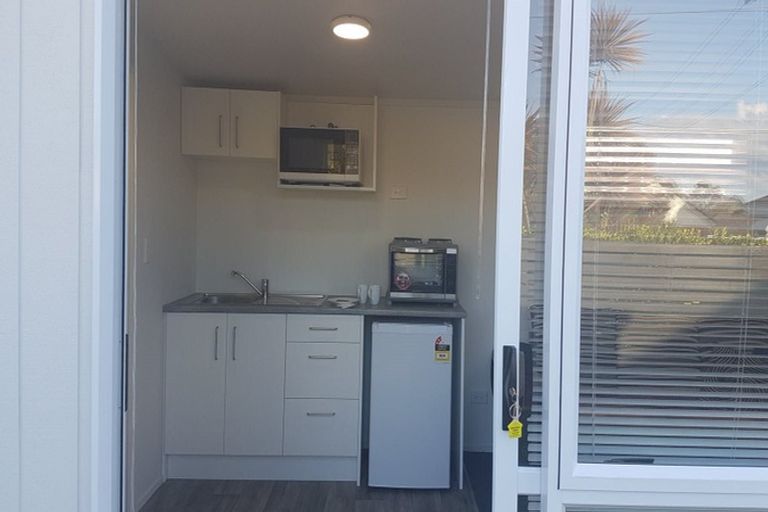 Photo of property in 5 Holgate Avenue, Herald Island, Auckland, 0618