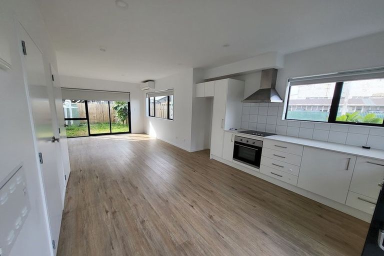 Photo of property in 1 Eileen Newey Place, Henderson, Auckland, 0612