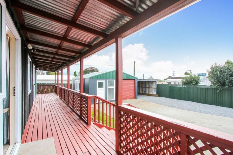 Photo of property in 1/27 Parrs Cross Road, Henderson, Auckland, 0612