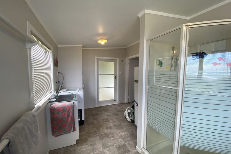 Photo of property in 4 Beach Road, Mokau, 4376