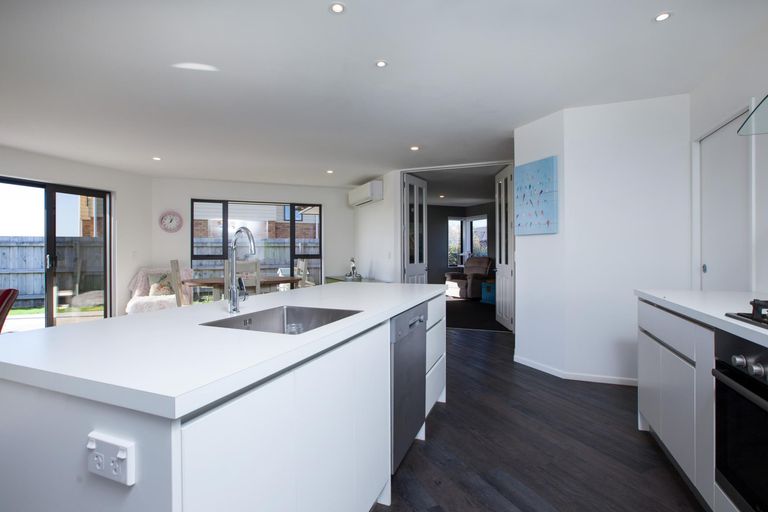 Photo of property in 3 Ta Paora Drive, Bell Block, New Plymouth, 4312