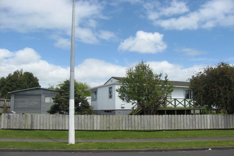 Photo of property in 10 Finlayson Avenue, Clendon Park, Auckland, 2103
