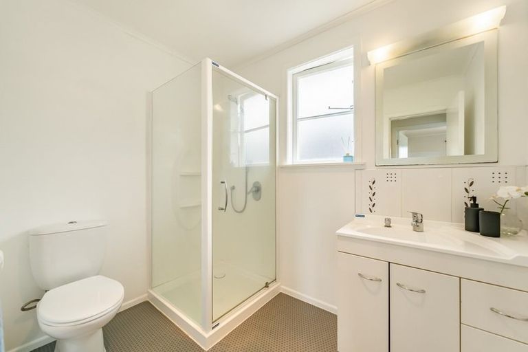 Photo of property in 21 Cherry Blossom Grove, Maungaraki, Lower Hutt, 5010