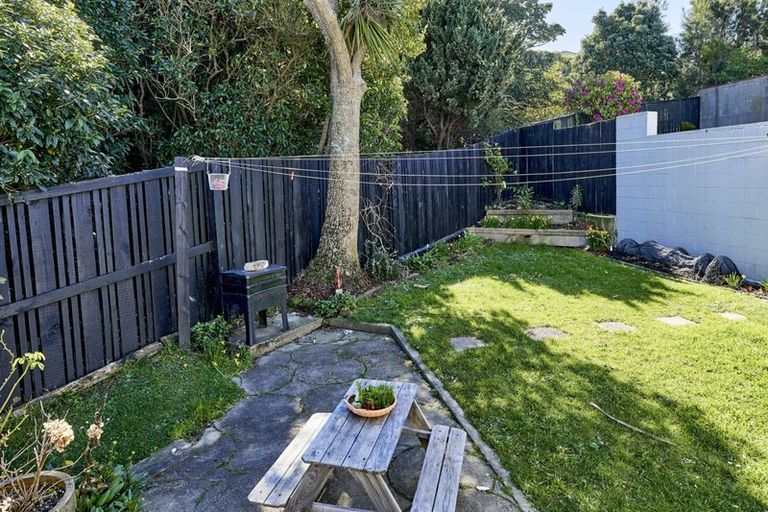 Photo of property in 31 Penryn Drive, Camborne, Porirua, 5026