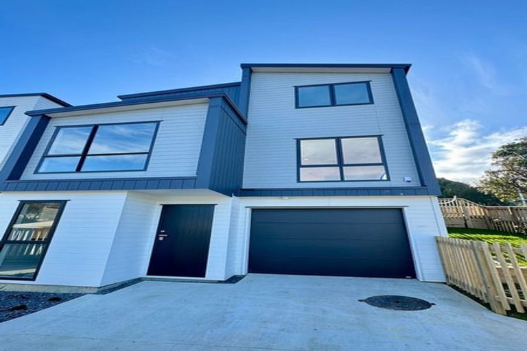 Photo of property in 8a Datura Place, Sunnynook, Auckland, 0620