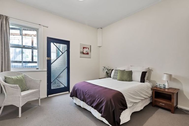 Photo of property in 54 Pirie Street, Mount Victoria, Wellington, 6011