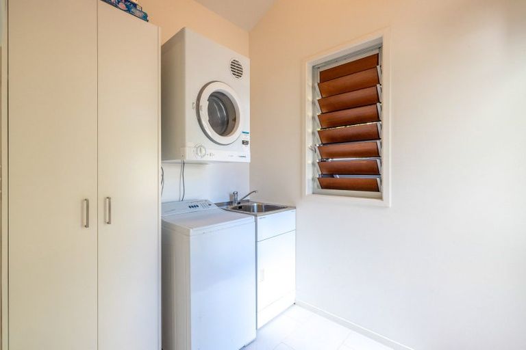 Photo of property in 2/28 Beach Parade, Oneroa, Waiheke Island, 1081