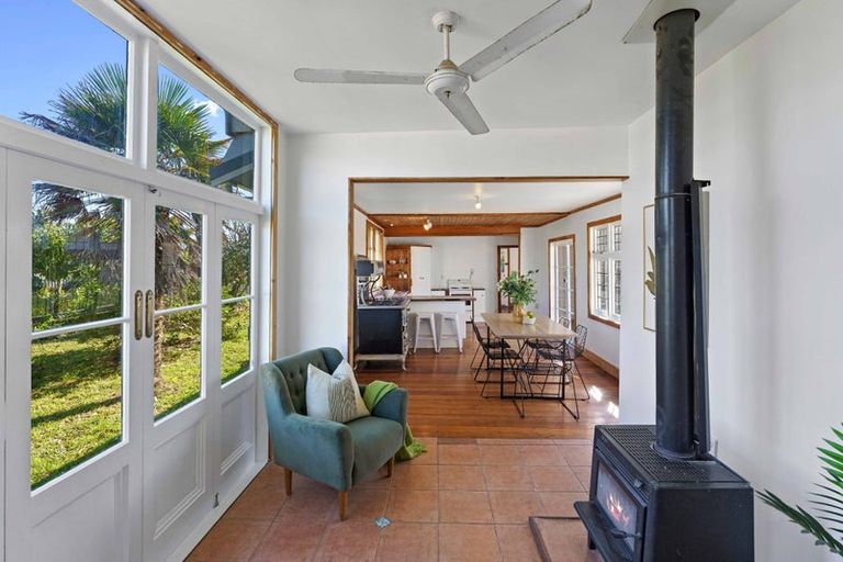 Photo of property in 35 Old Coach Road South, Otaki Beach, Otaki, 5512