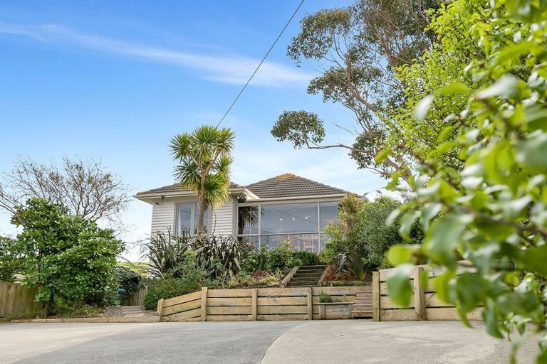 Photo of property in 29 Hiwi Crescent, Titahi Bay, Porirua, 5022