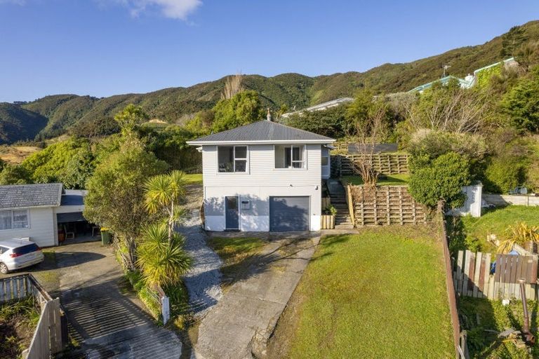 Photo of property in 16 Tyrone Grove, Wainuiomata, Lower Hutt, 5014