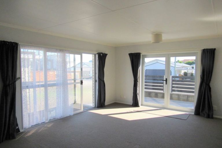 Photo of property in 3/10 Karamu Street, Strandon, New Plymouth, 4312