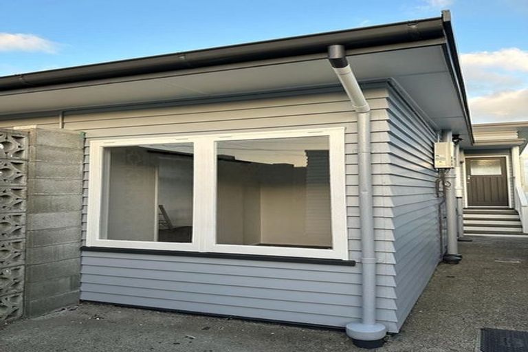 Photo of property in 9 Harbour Park Terrace, Khandallah, Wellington, 6035