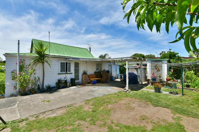Photo of property in 12 Marie Avenue, Red Beach, 0932