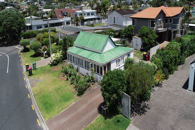 Photo of property in 12 Marie Avenue, Red Beach, 0932