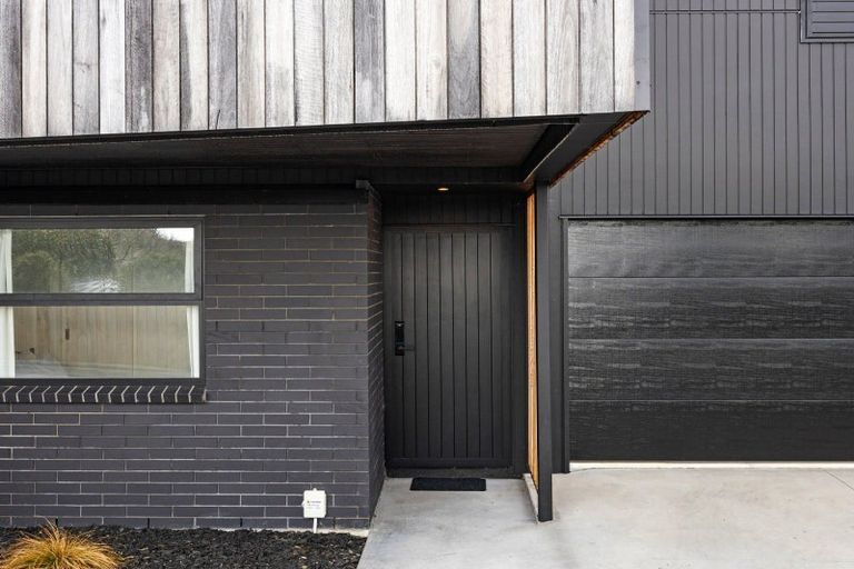 Photo of property in 2/7 Tarbett Road, Hillcrest, Hamilton, 3216