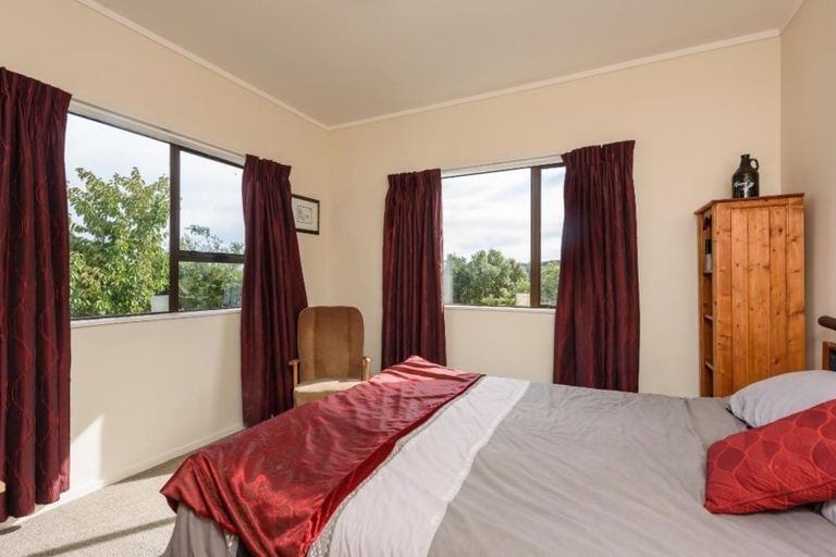 Photo of property in 43b Lord Street, Stokes Valley, Lower Hutt, 5019