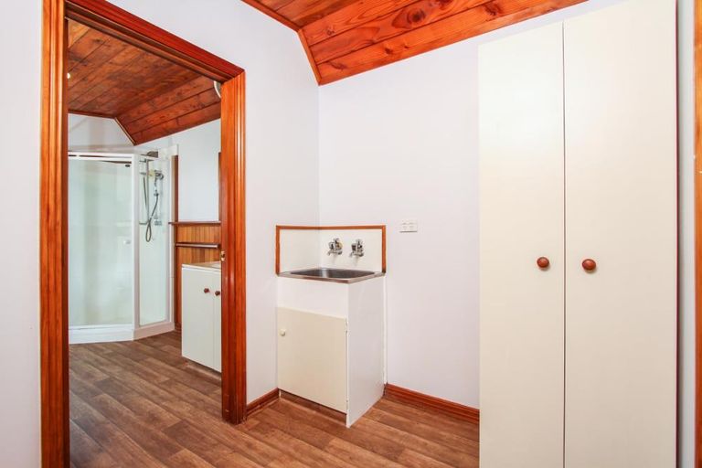 Photo of property in 1/27 Parrs Cross Road, Henderson, Auckland, 0612