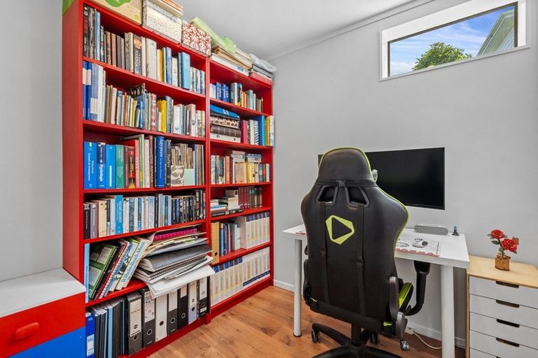 Photo of property in 3 Tregony Place, Camborne, Porirua, 5026