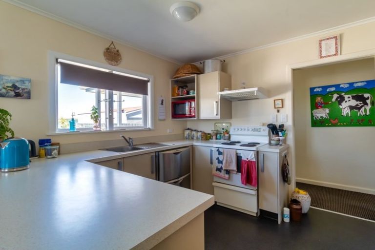 Photo of property in 13 Hurst Avenue, Maraenui, Napier, 4110