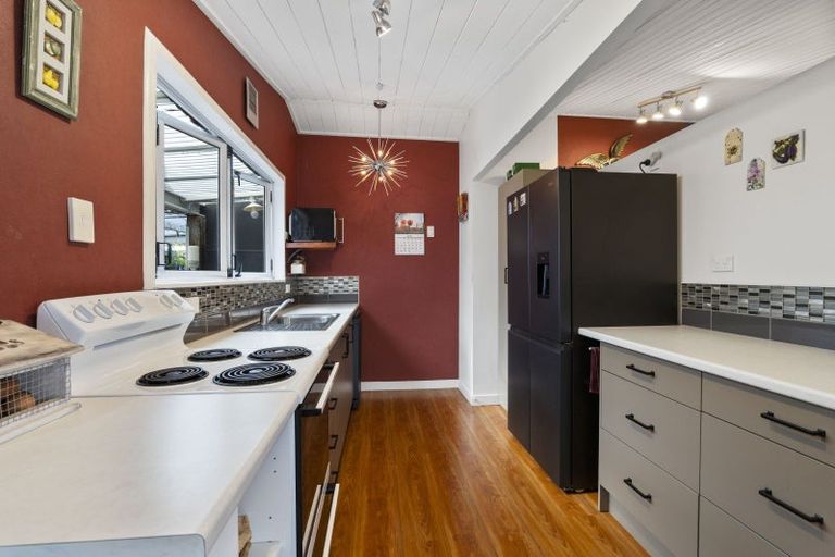 Photo of property in 59 Patu-kukupa Street, Manaia, 4612