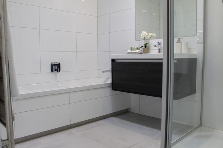 Photo of property in 11 Pepene Avenue, Takanini, 2112