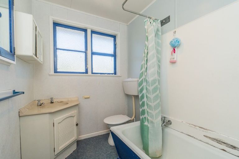 Photo of property in 3/237 Hepburn Road, Glendene, Auckland, 0602