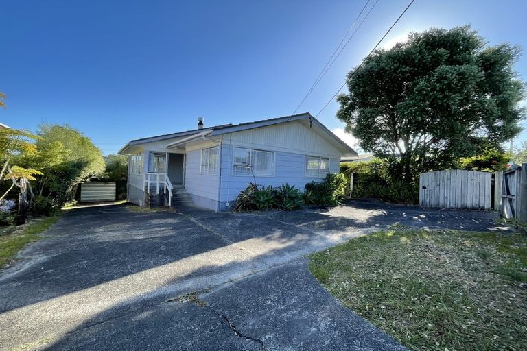 Photo of property in 73 Triangle Road, Massey, Auckland, 0614