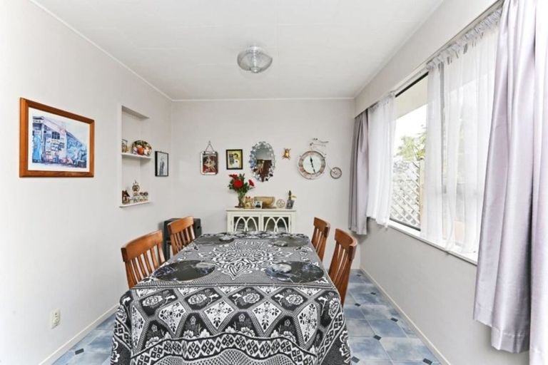 Photo of property in 2/409 Southland Road, Hastings, 4122