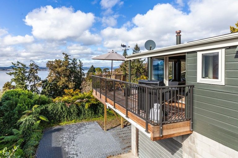 Photo of property in 28 Ewing Grove, Acacia Bay, Taupo, 3330