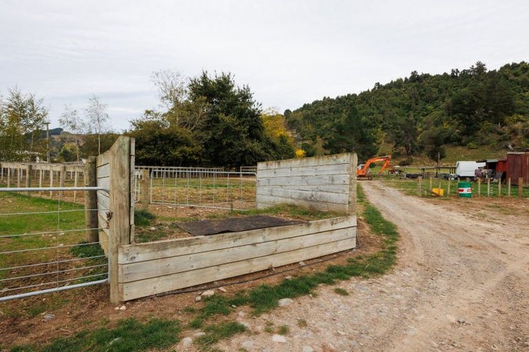 Photo of property in 1 Kereru Street, Mangaweka, 4797