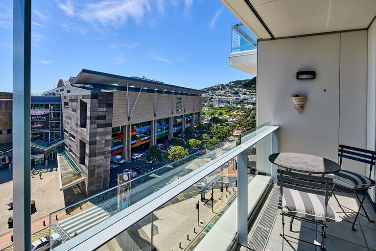 Photo of property in Portal Apartments, 7d/42 Cable Street, Te Aro, Wellington, 6011