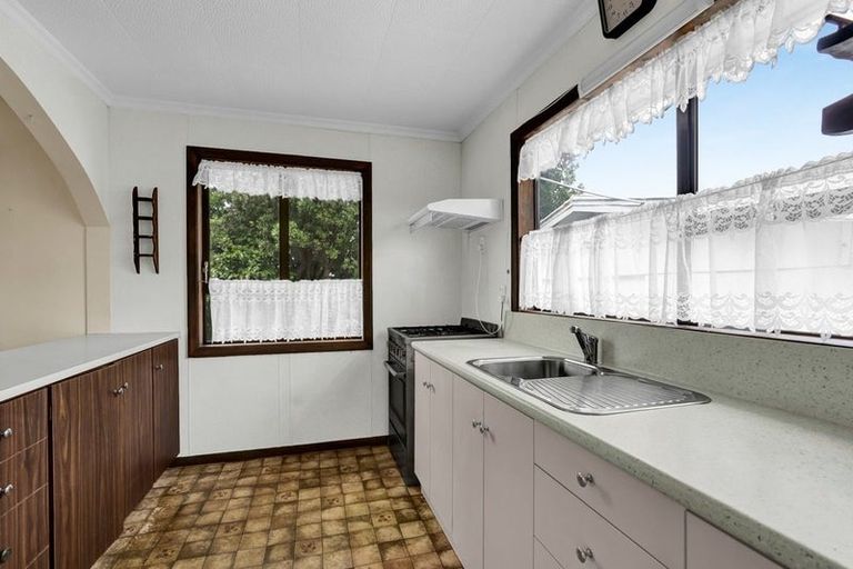 Photo of property in 80 Gisborne Terrace, Opunake, 4616