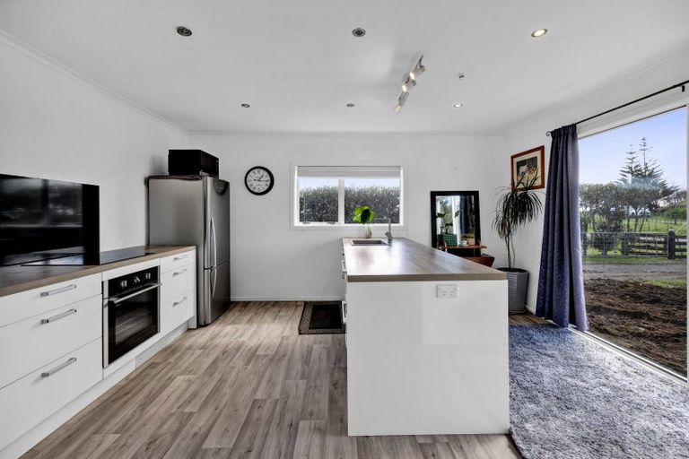 Photo of property in 282 Warea Road, Warea, New Plymouth, 4381