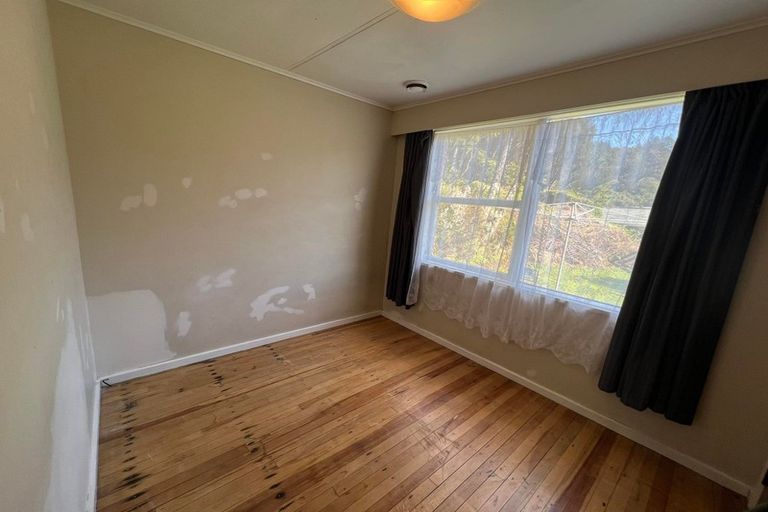 Photo of property in 29 Thomson Grove, Stokes Valley, Lower Hutt, 5019