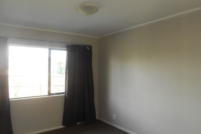 Photo of property in 3/106 Shifnal Drive, Randwick Park, Auckland, 2105