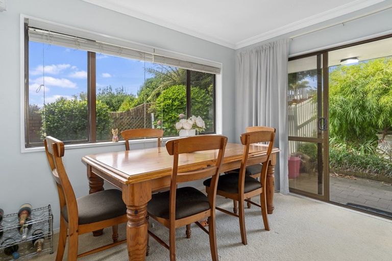 Photo of property in 74 Harbour View Road, Omokoroa, 3114