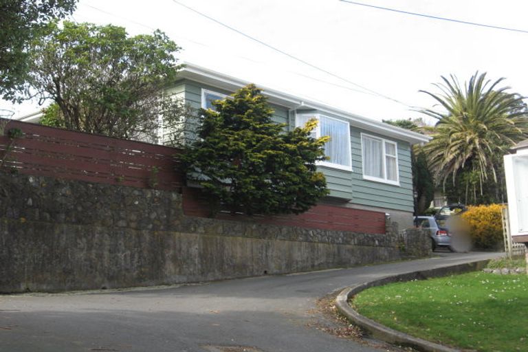 Photo of property in 9 Grenfell Drive, Karori, Wellington, 6012